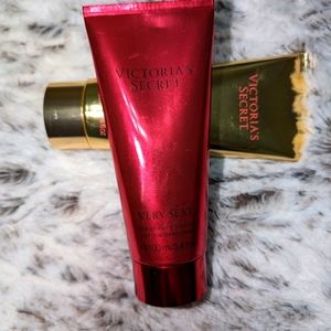 ❣️ Victoria's Secret Very Sexy Travel Size Lotion❣️